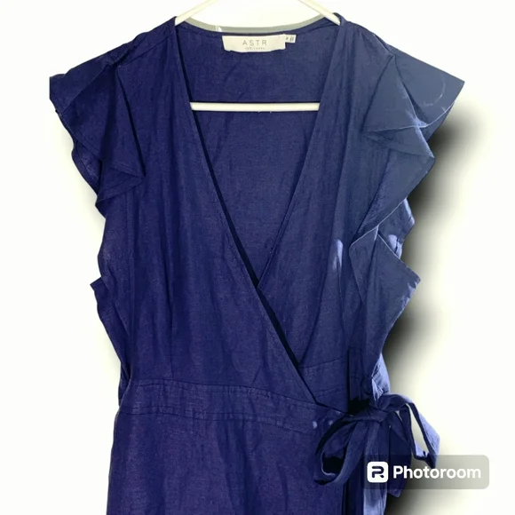 NWOT ASTR the label Euphoria Navy Linen wrap flutter midi dress, size Medium - Picture 3 of 12